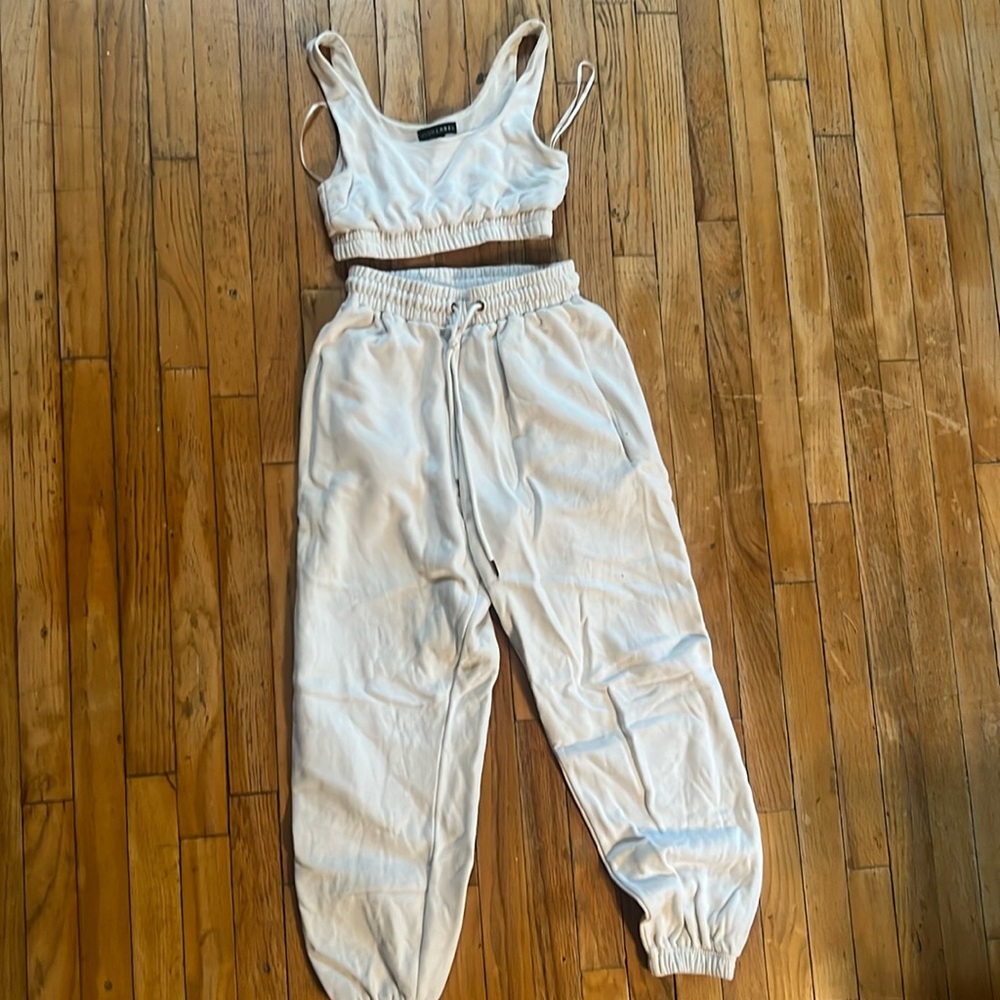 J luxe label white sweat pants and cropped tank top set